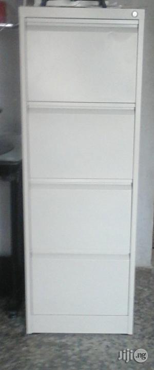 4 Ft Plastic Table