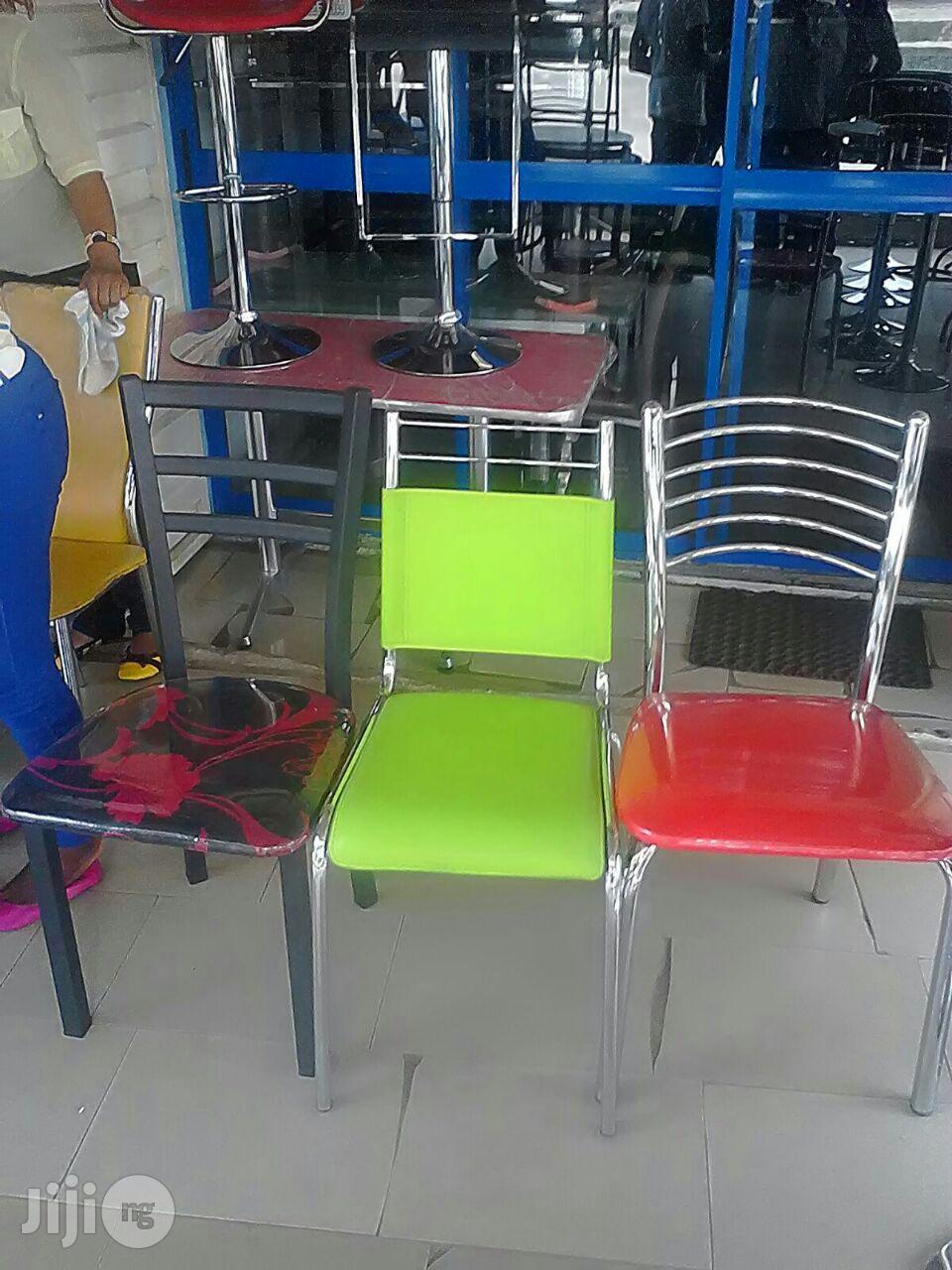 4 Ft Plastic Table