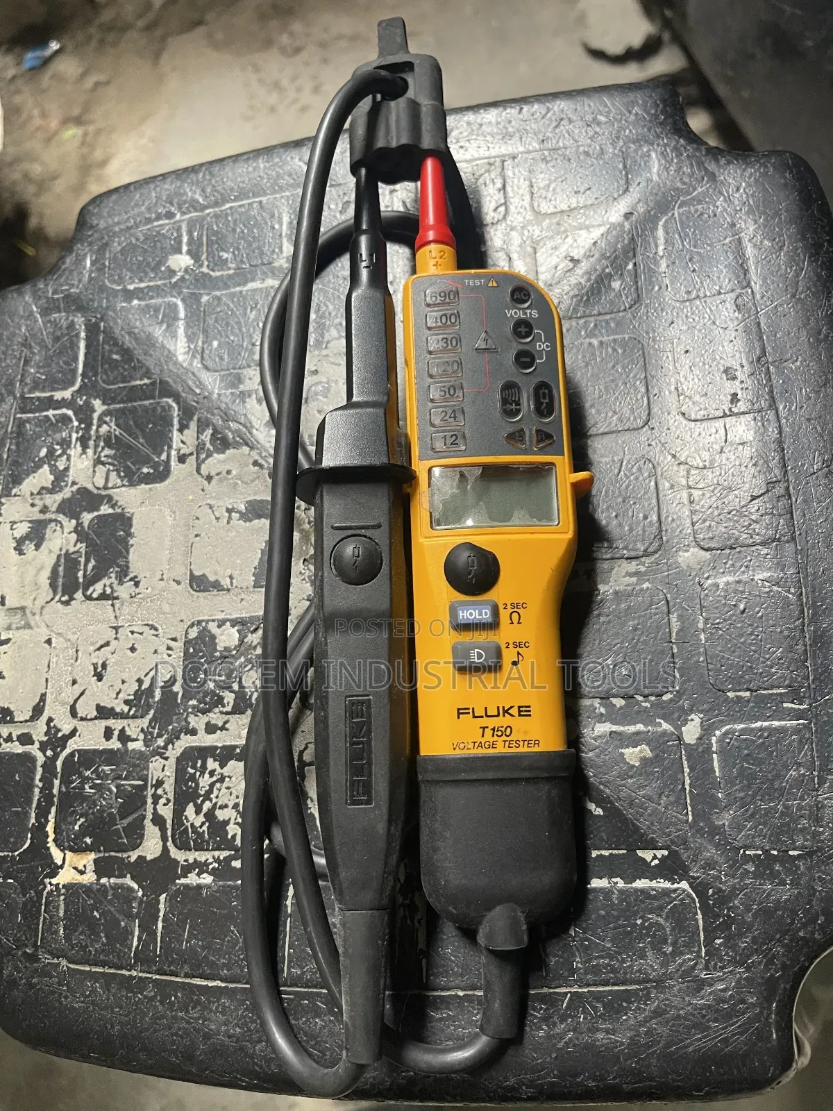 T150 Digital Voltage Tester