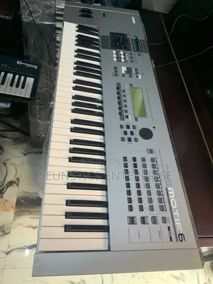 Photo - Quality Yamaha Motif 6 Workstation Keyboard/Piano