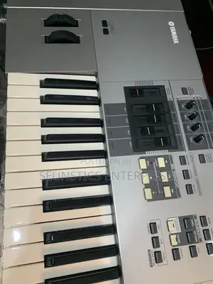Quality Yamaha Motif 6 Workstation Keyboard/Piano