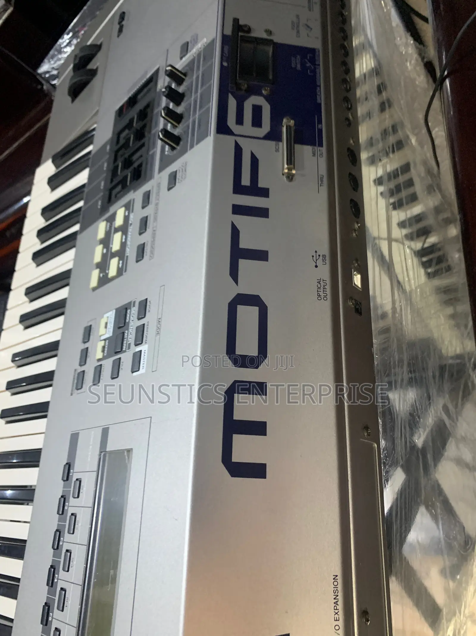 Quality Yamaha Motif 6 Workstation Keyboard/Piano