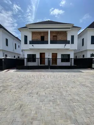 4bdrm Duplex in Ikota for sale