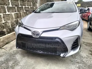 Toyota Corolla SE Special Edition 4dr Sedan (1.8L 4cyl CVT) 2017 Silver