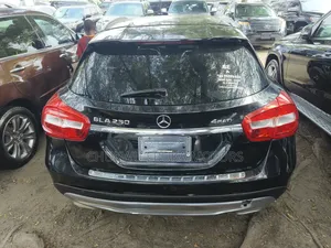 Mercedes-Benz GLA-Class GLA250 4MATIC 4dr SUV AWD (2.0L 4cyl Turbo 7AM)