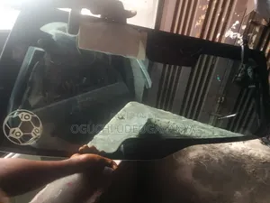 Door Glass for Cr v 2000 Model