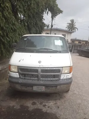 Dodge B3500 2002 White