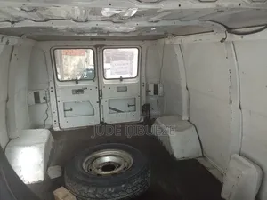 Dodge B3500 2002 White