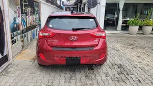 Hyundai Elantra Limited PZEV 4dr Sedan (1.8L 4cyl 6A) 2015 Red