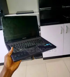 Laptop Lenovo IdeaPad Z480 4GB Intel Core i5 HDD 320GB