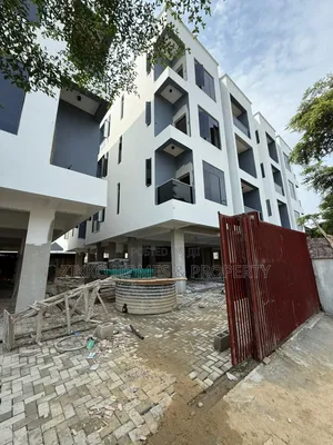 2bdrm Apartment in Ologolo Lekki for sale