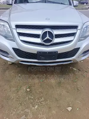 Mercedes-Benz GLK-Class Base GLK 350 4dr AWD 4MATIC (3.5L 6cyl 7A) 2015