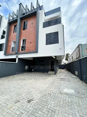 Photo - 3bdrm Duplex in Inside Victoria for rent