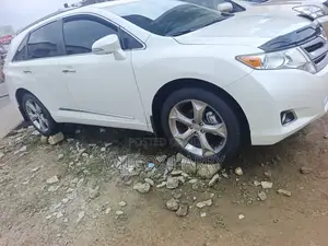 Toyota Venza LE 4dr Wagon AWD (2.7L 4cyl 6A) 2015 White