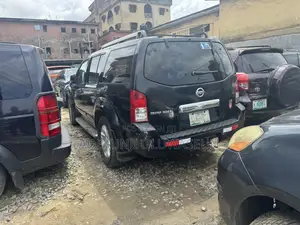 Nissan Pathfinder LE 4x4 2006 Black