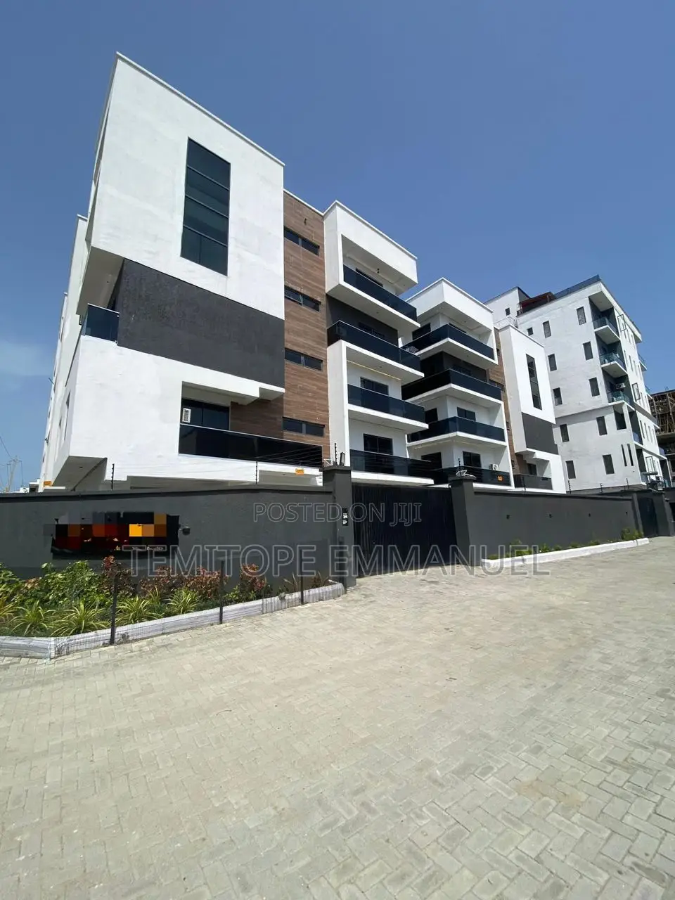 Furnished 2bdrm Block of Flats in Lekki Phase 1 for sale