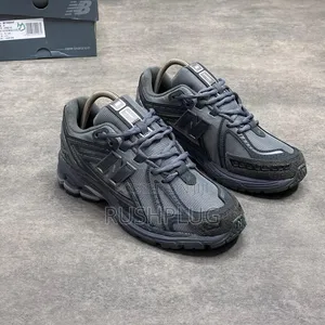 New Balance 1906r Grey Metallic Black Sneakers