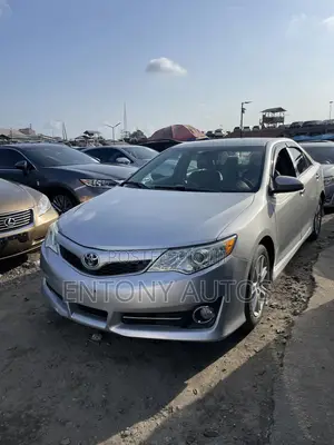 Toyota Camry SE 4dr Sedan (2.5L 4cyl 6A) 2013 Silver
