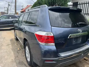 Toyota Highlander 2012 Blue