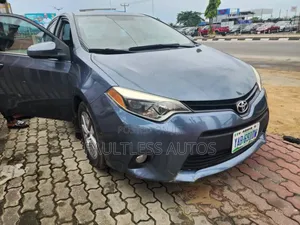 Photo - Toyota Corolla LE Premium 4dr Sedan (1.8L 4cyl CVT) 2015 Blue