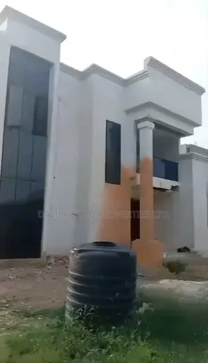 5bdrm Duplex in Benin City for sale