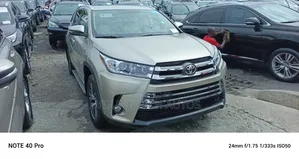 Toyota Highlander 2016 Gold