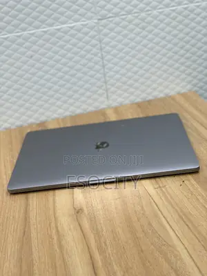 Laptop Apple MacBook Pro 2019 32GB Intel Core I9 SSD 4T