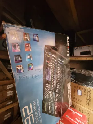 Allen and Heath Professional Mixer Qu-32