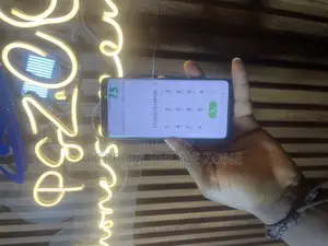 Samsung S9 Follow Come Screen With Minor Scratch