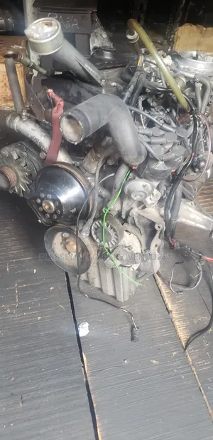 Complete 230 Engine Blacktop for Bus