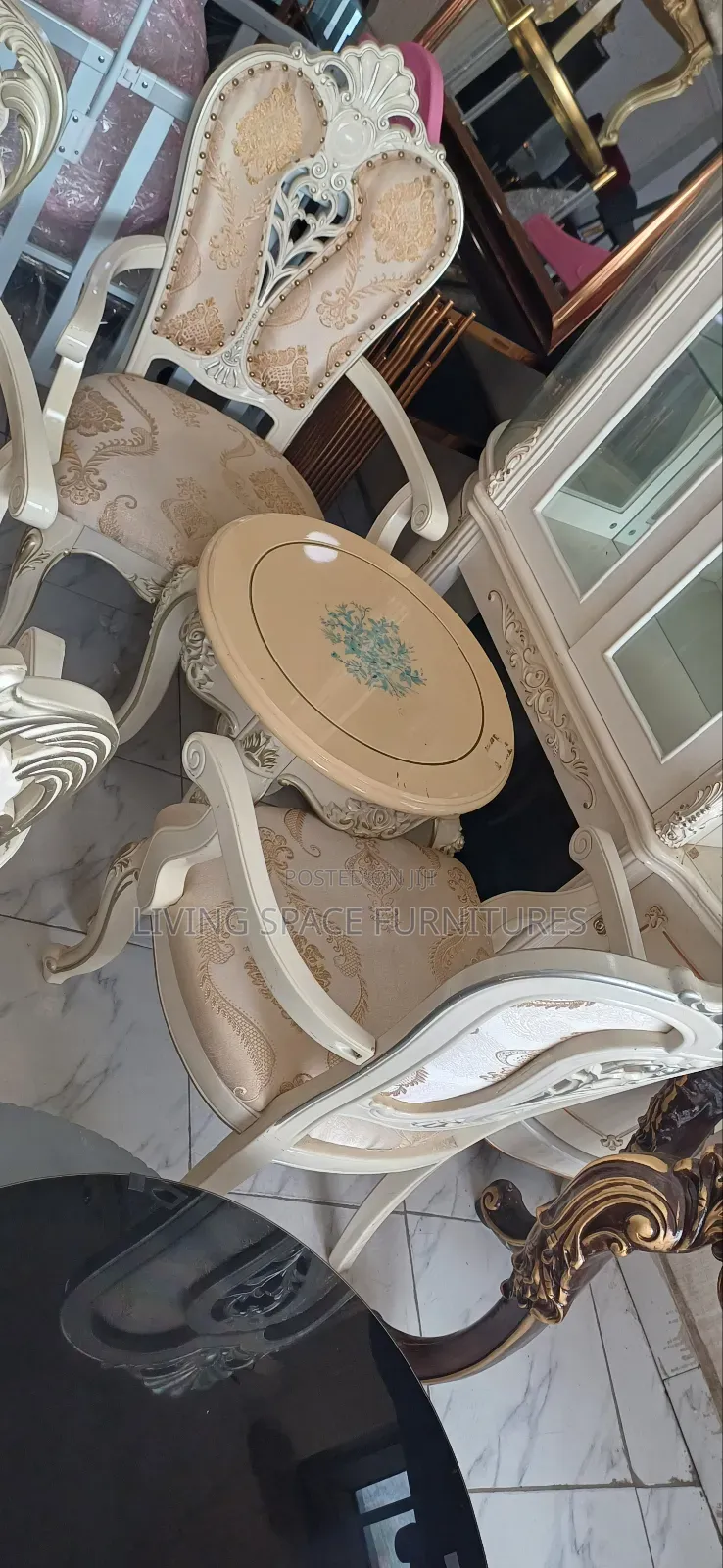 Executive Royal Console Chairs With Coffee Table