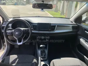 Kia Rio S Sedan 2019 Silver