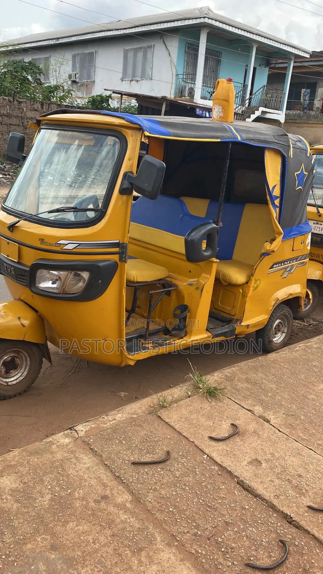 TVS King Deluxe Plus iTouch Start 2021 Yellow