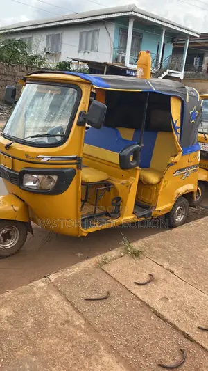 TVS King Deluxe Plus iTouch Start 2021 Yellow