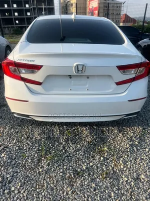 Toyota Camry 2018 White