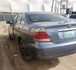 Toyota Camry 2004 Blue