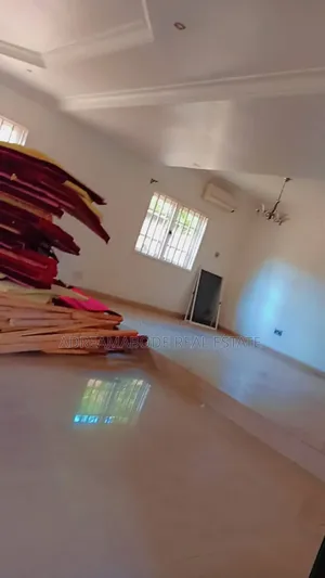 Photo - 5bdrm Duplex in Magodo Phase 1, Ikeja for rent