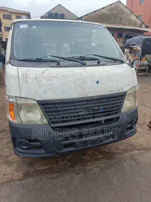 Isuzu Como 2019 White