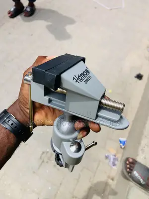 Aluminum Universal Table Vice 3”