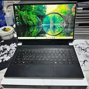 New Laptop Dell Alienware 15 R2 32GB Intel Core I7 SSD 512GB