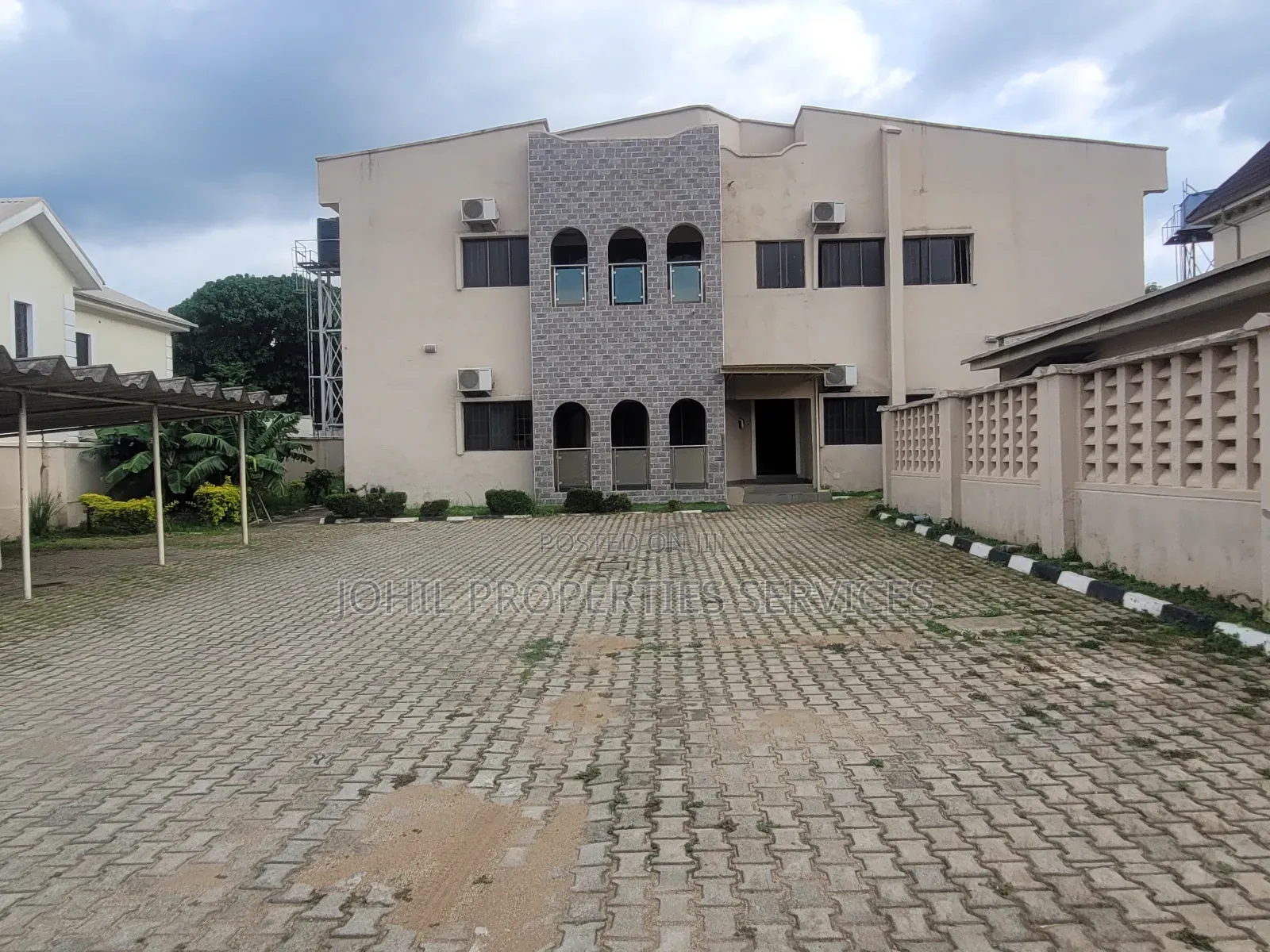 8bdrm Duplex in Maitama for rent