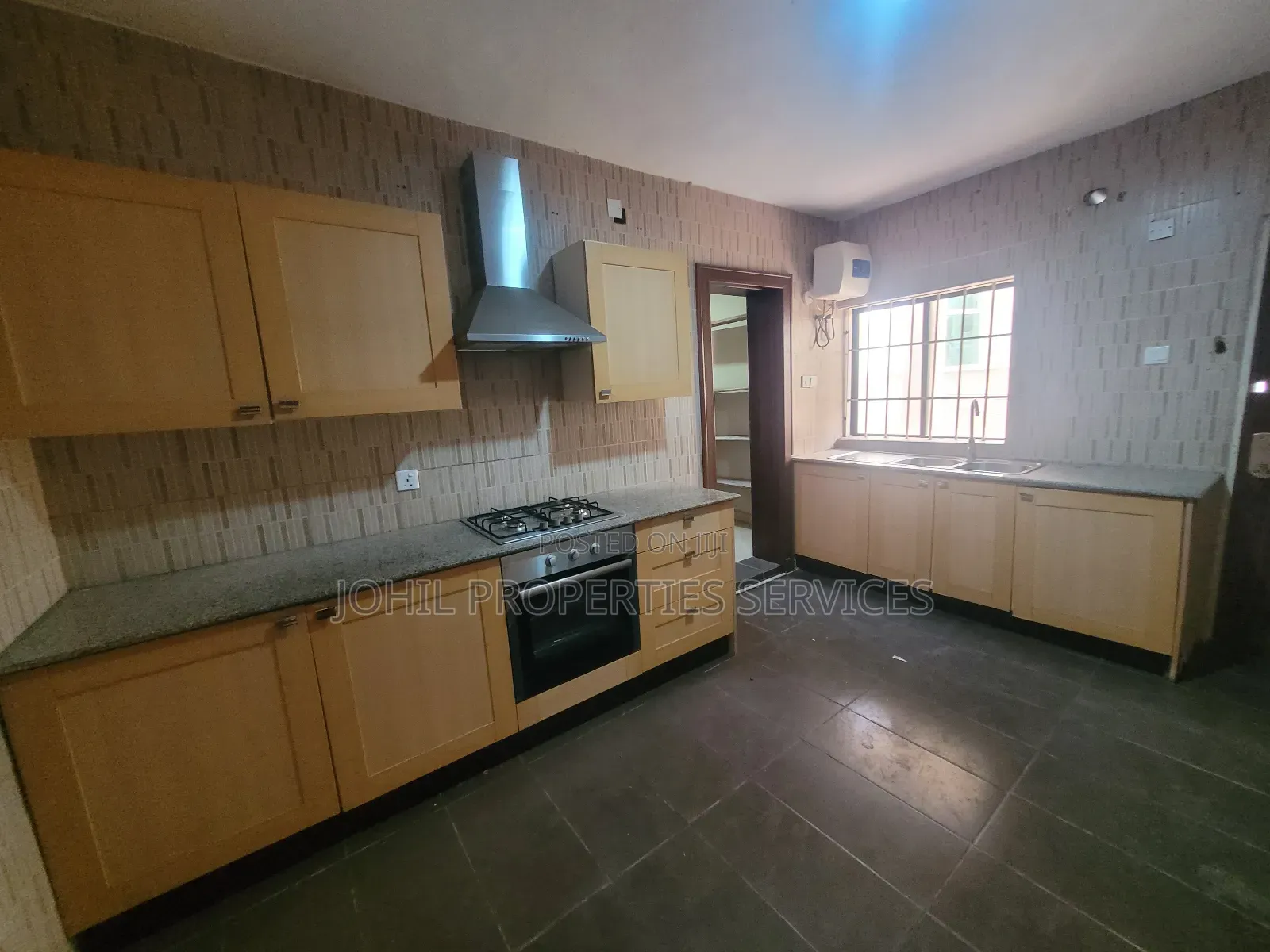 8bdrm Duplex in Maitama for rent