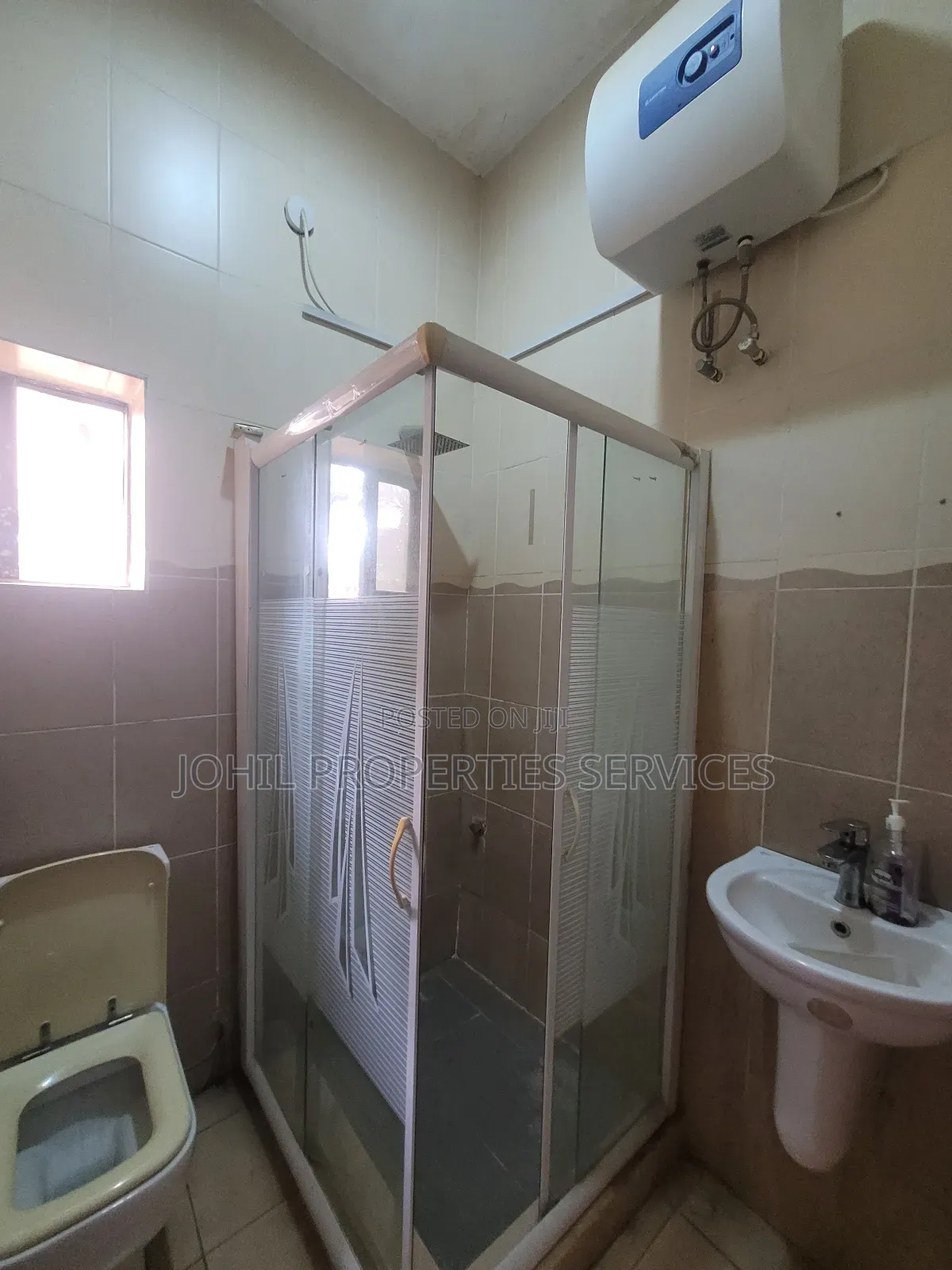 8bdrm Duplex in Maitama for rent