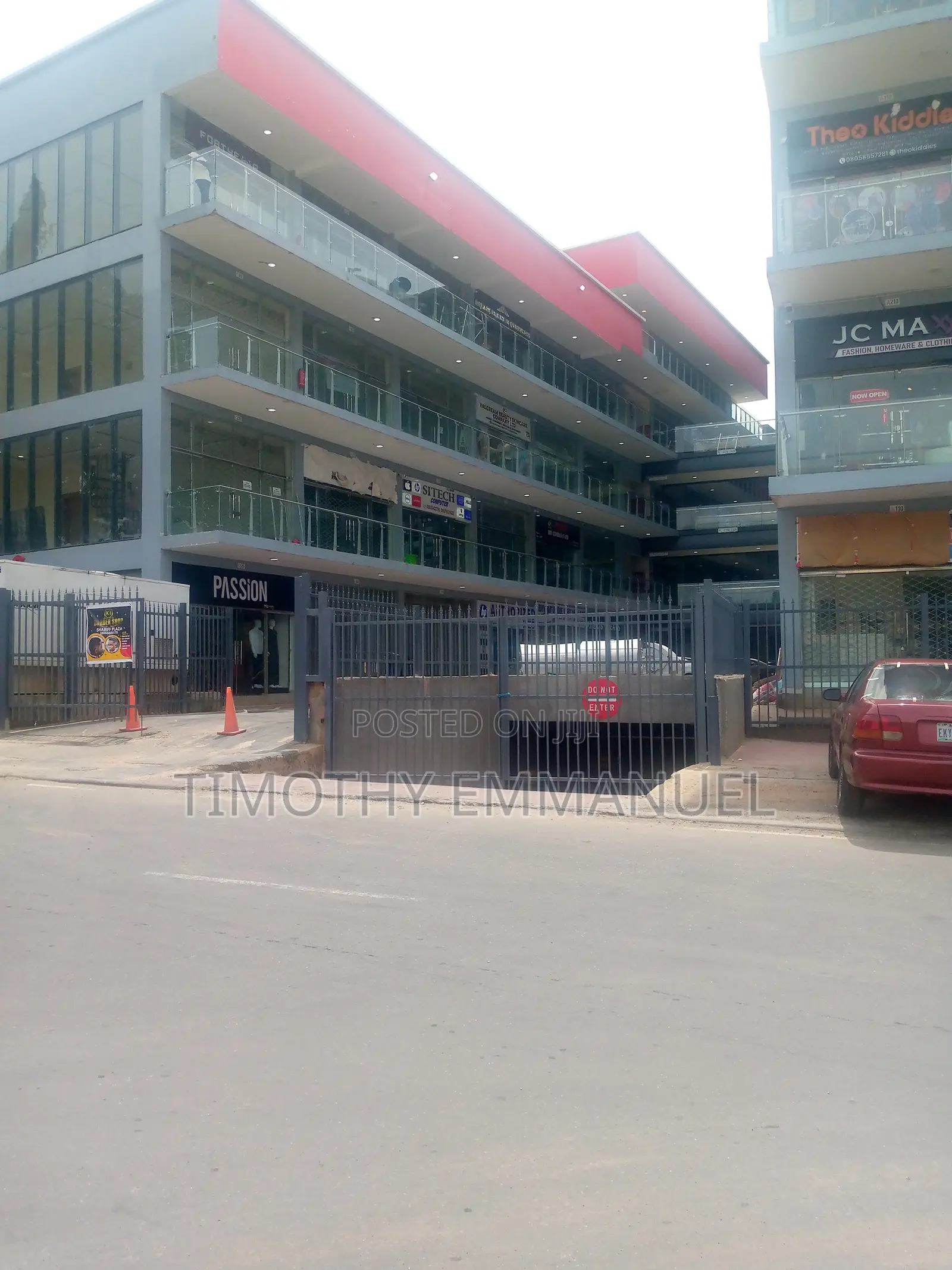 Shopping Mall 40 Square Meters for Rent