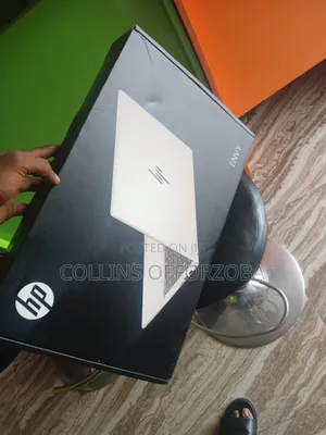 New Laptop HP Envy X360 8GB Intel Core I5 SSD 512GB