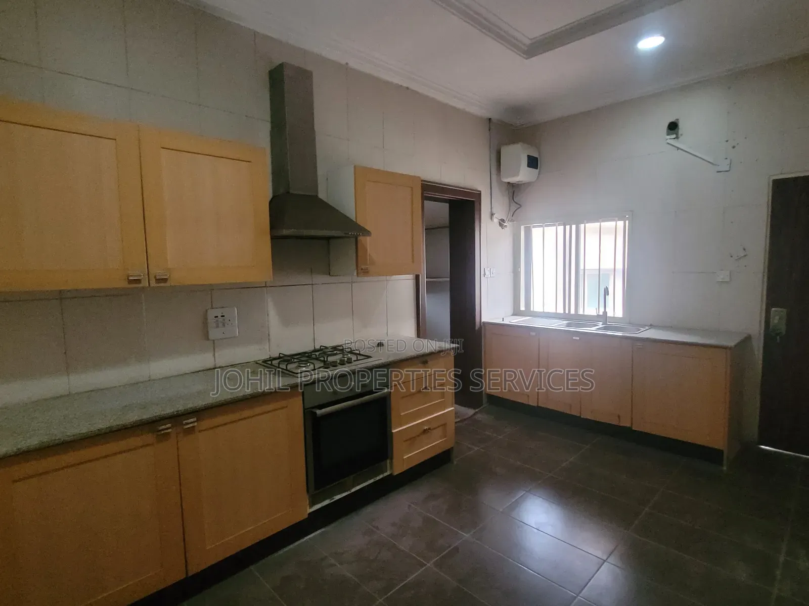 8bdrm Duplex in Maitama for rent