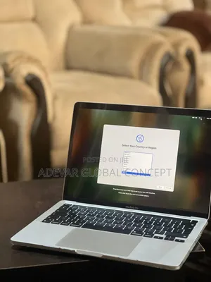 Laptop Apple MacBook Pro 2020 8GB Apple M1 SSHD+SSD 256GB