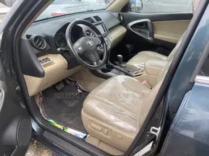 Toyota RAV4 3.5 4x4 2010 Gray