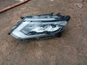 Headlight Nissan X Trail 2018