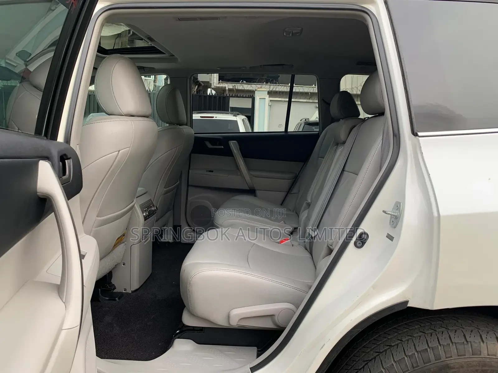 Toyota Highlander SE 2012 White